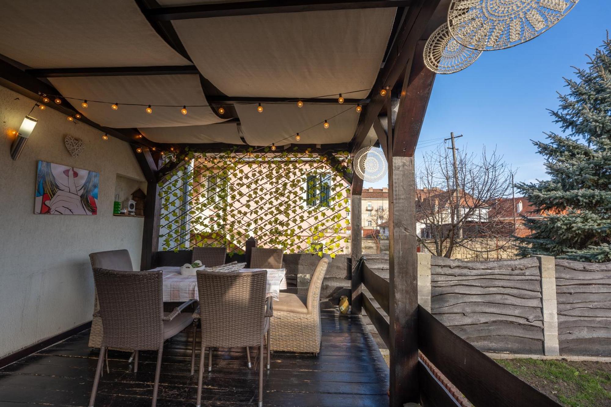 Vik'S Home Σιγκισοάρα Εξωτερικό φωτογραφία