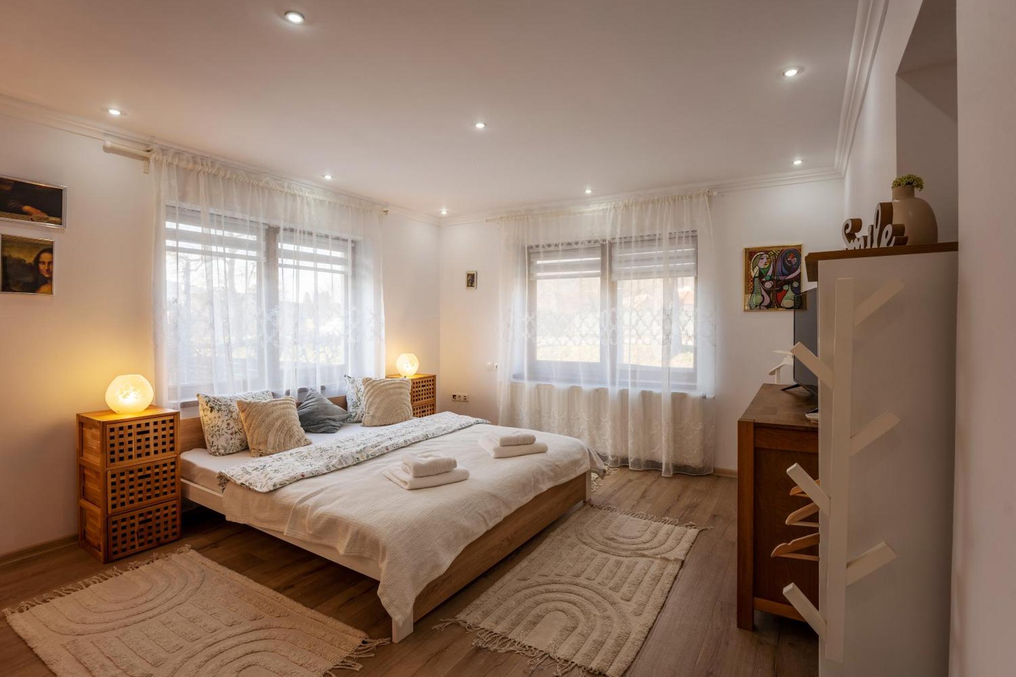 Vik'S Home Σιγκισοάρα Εξωτερικό φωτογραφία
